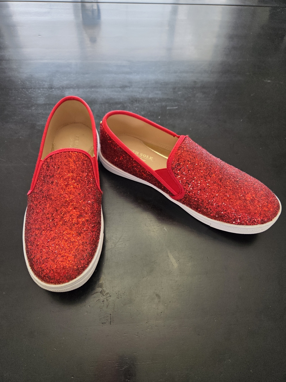 Red Glitter Slip-On Women's Sneakers - Picture 2 of 5